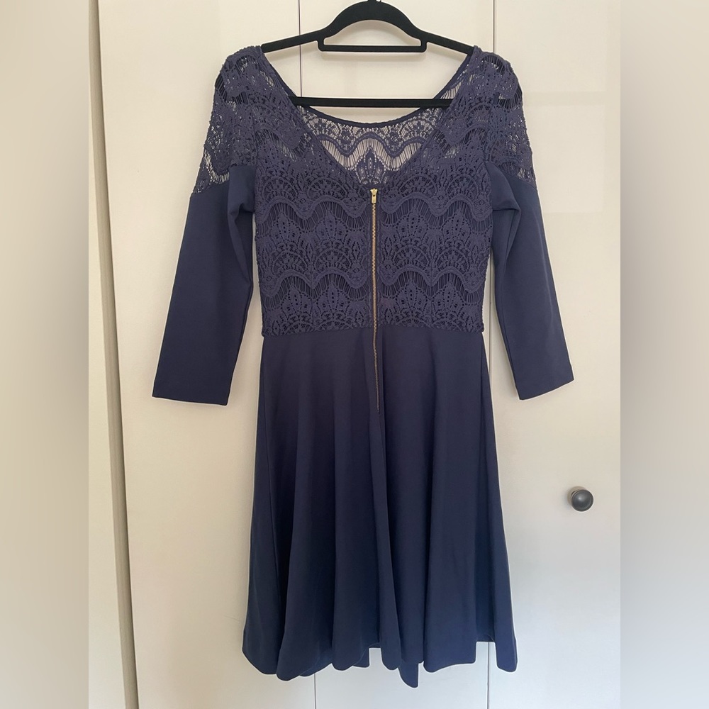 📦 🚚 EVERYTHING MUST GO! Navy ¾ Sleeve Lilly Pulitzer Dress | M - Picture 2 of 3